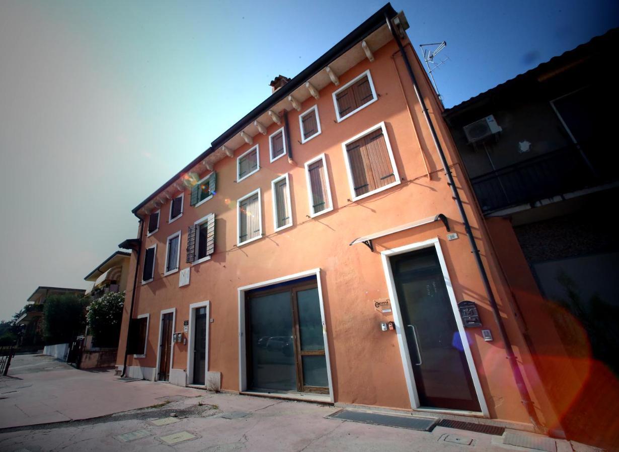 Hotel ERMì Sona Exterior foto